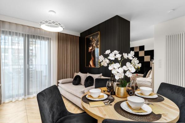 Pychowicka Prestigious Black&cashmere By Bookinghost - Krakow