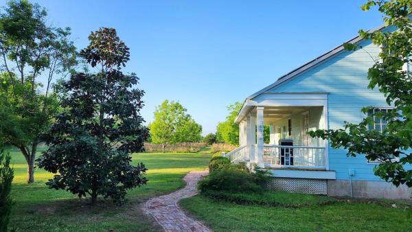 Relax In A Pecan Orchard With Starlink Internet! - 잉글랜드