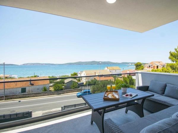 Apartment In Ibenik-brodarica With Balcony - Šibenik, Croatie