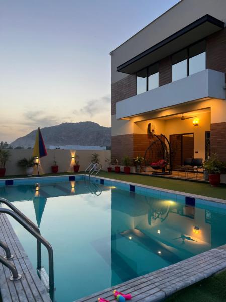 Luxury 10 Kanal Farmhouse Near Islamabad - Pakistan