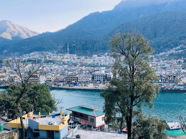 A la foto es mostra l'objecte Viraj home stay Uttarkashi situat a la ciutat de Uttarkāshi.