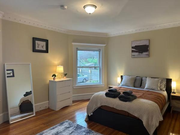 -No65- Fancy Room In A House - Steps To Boston College & Green Line At Brighton Boston - Boston, MA