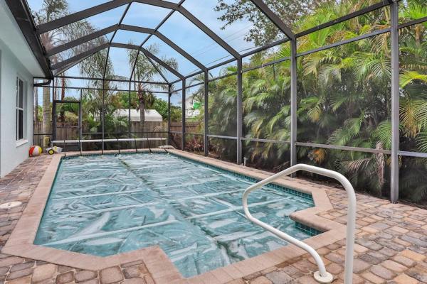 Barefoot In Bonita - Bonita Springs, FL