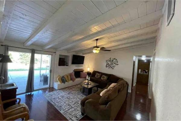 "Maricopa" Riverside - A Big Beautiful Home With 6 Bedrooms And 3 Bathrooms! - Jurupa Valley, CA