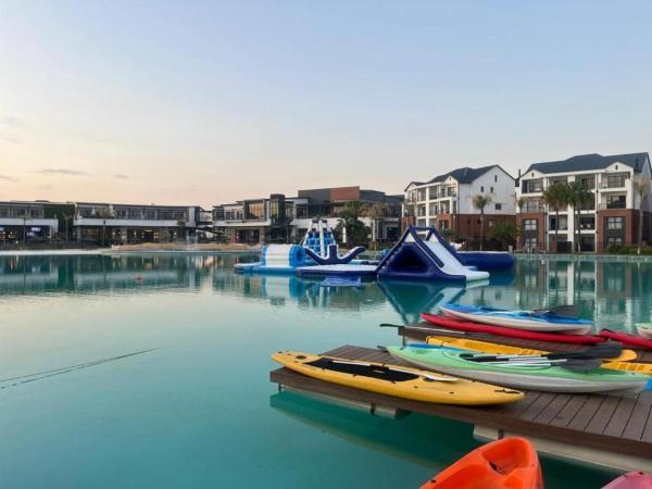 The Blyde Crystal Lagoon - 360 Apartment - Tyger Valley
