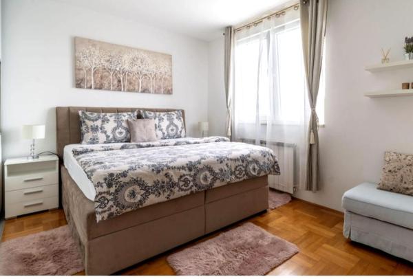 写真にはLučko市にあるLuna Apartments, apartments with styleが写っています。