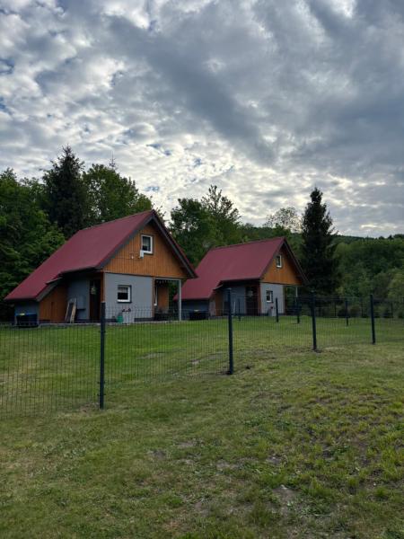 A la foto es mostra l'objecte Górski Oddech - Domki u Danki situat a la ciutat de Brenna.
