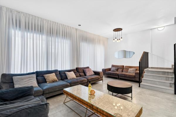 וילה Yamika & וילה Ruby של רשת Stay - שתי וילות מהממות עם 5 חדרי שינה ובריכה פרטית - Eilat