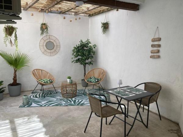 Le Patio De La Place - Saint-Guilhem-le-Désert
