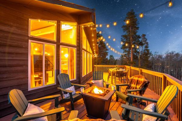 New! Luxury Cabin Near Breckenridge, Sauna, Hot Tub, Theater Lounge, Entertainment Garage, Pet-friendly - Fairplay, CO