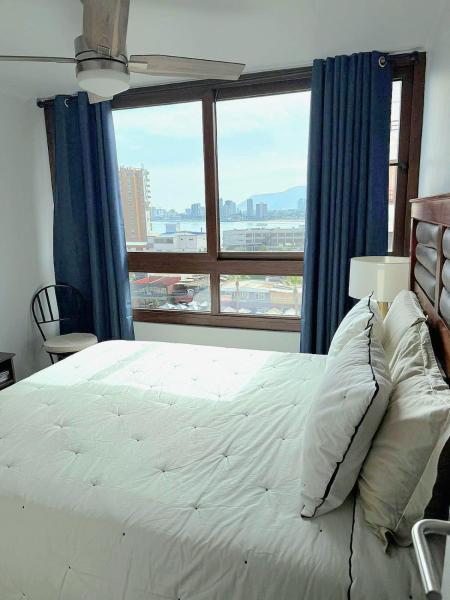 Habitación Con Baño Privado, Con Una Vista Espectacular A La Playa Cavancha - Iquique