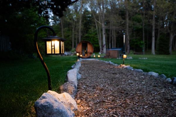 Friday Fowls Cottage - Beach - Sauna - Hot Tub - Fireplace - Wine - Benton Harbor