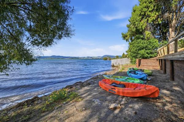 Koutu Hideaway By The Lake With Kayaks - Rotorua