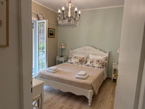 Mon Repos Deluxe Apartment By Corfuescapes - Corfu (town)
