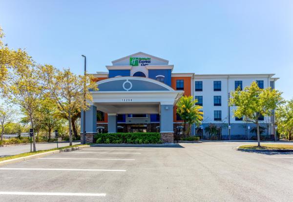 La photo montre l'objet Holiday Inn Express Hotel & Suites Orlando East-UCF Area by IHG situé dans la ville de Bithlo.