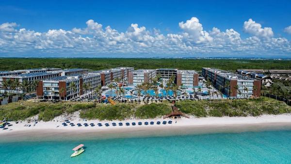 Resort Pé Na Areia • Muro Alto - Pernambuco