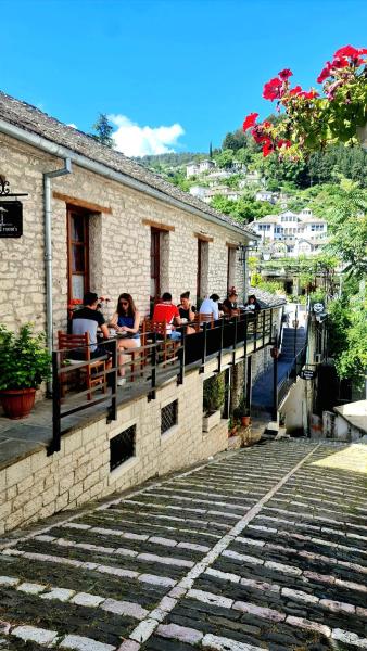 Corner 4 Rooms - Gjirokaster