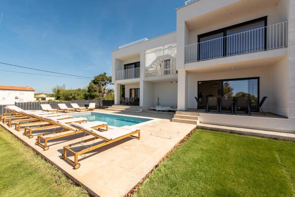 Family-friendly Apartments With Swimming Pool Vir - Torovi - Vir - Pedinka, Vir - 25977 - Vir, Kroatien