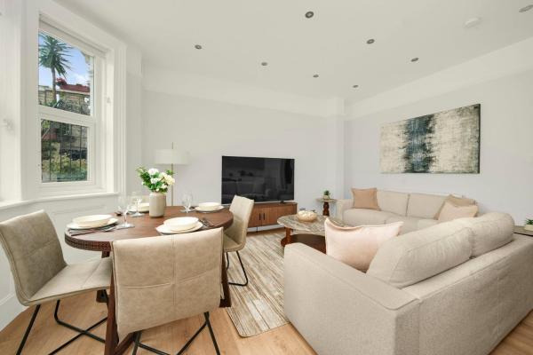 Large 2 Bedroom Apartment With Private Garden 1 Minute Walk From West Kensington Station - Notting Hill