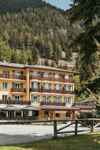 写真にはシャンペクス市にあるHôtel du Glacierが写っています。
