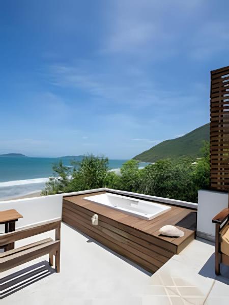 Casa Praiana | Vista Mar, Hidro E Pé Na Areia - Florianópolis