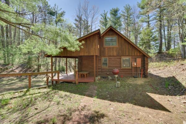 Private Sauna + Deck: Pigeon River Retreat! - Gaylord, MI