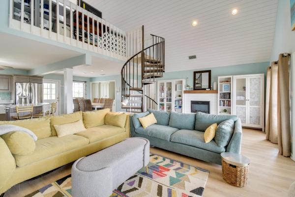 Unwind Poolside, Walk To Beach! Gulf Shores Escape - Gulf Shores, AL
