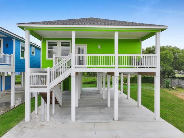The Palm House - Crystal Beach, TX