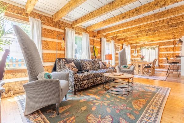 The Magic Cottage- Artsy Escape With Hot Tub & Charm - Nashville, TN