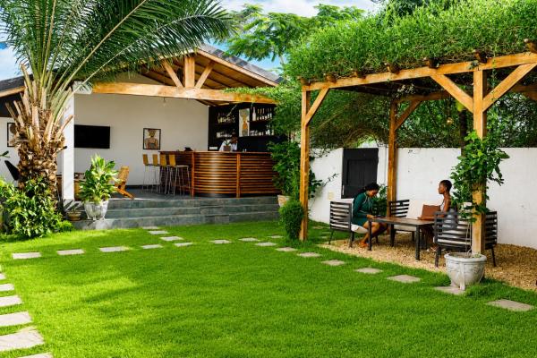 Auf dem Foto ist das Objekt Ahomé Guest house & Lounge in der Stadt Lomé zu sehen.