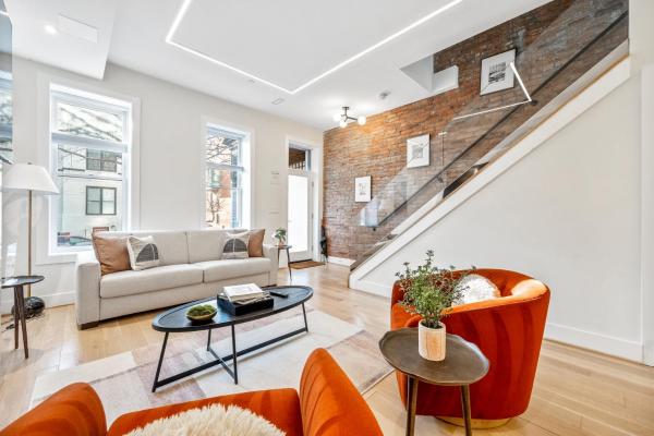 Sleeps 12 Downtown Entire Home With Rooftop - Washington D.C., DC