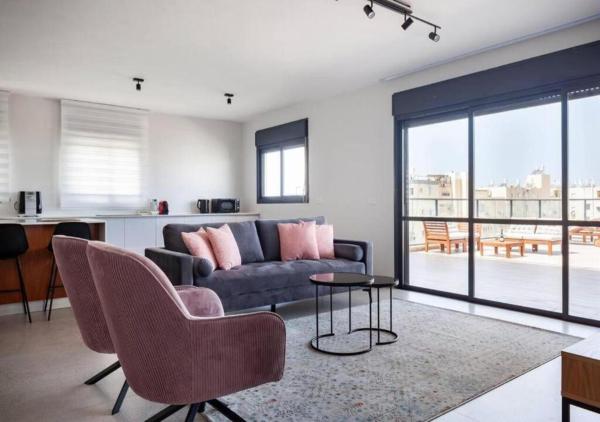 Beachside 3br L Huge Patio L Mamad - Tel Aviv-Yafo