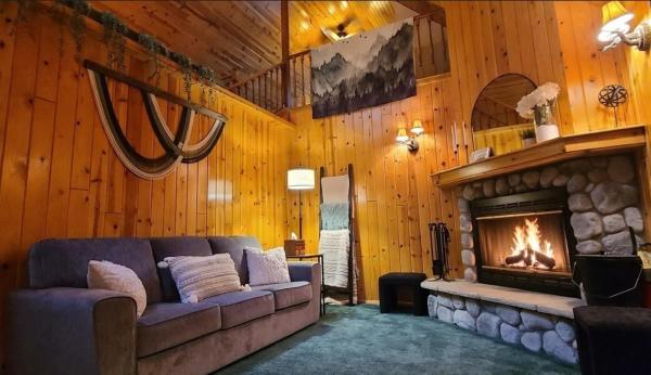 The Peaceful Cabin - Crestline, CA