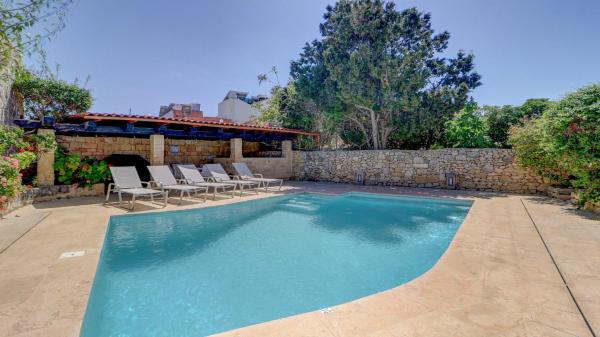 Wonderful 4br Farmhouse With Private Pool - Malta