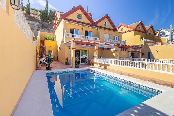 Sunshine House With Private Pool - Walk To The Beach - Benalmádena