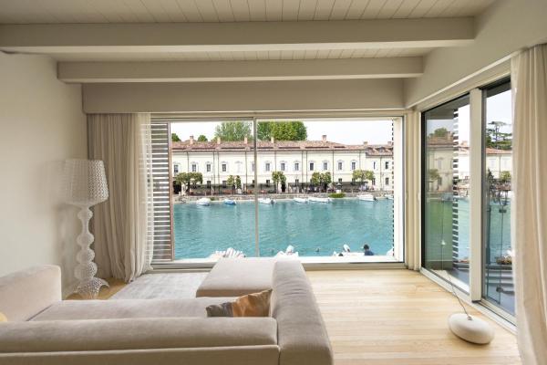 Auf dem Foto ist das Objekt Palazzo Cordigero in der Stadt Peschiera del Garda zu sehen.