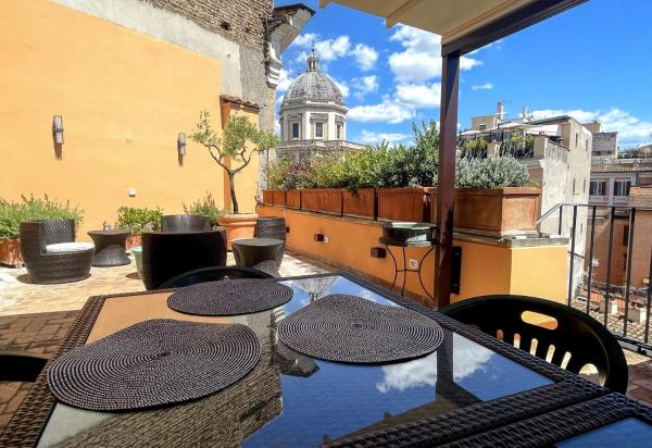 Habitat's Colosseum-monti 3br Penthouse With Terrace - Monti