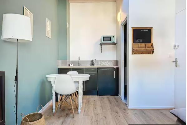 Studio Pour Deux Entre Port Et Marché - Toulon