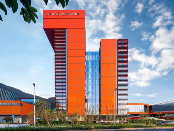 На фото показан объект Grand Mercure Chengdu East, расположенный в городе Caochi.