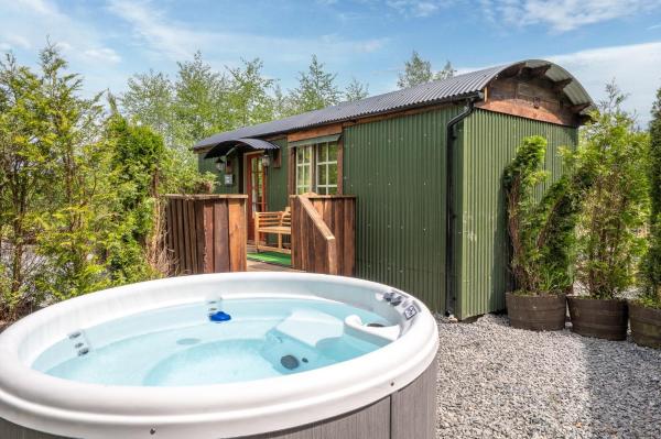 Willow Lodge, Lake District Shepherd Hut With Hot Tub - Coniston