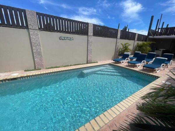 Puerta Del Sol#4-studio Near Airport Sleeps 4 - Aruba