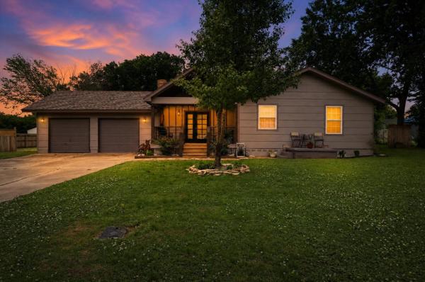 Modern Farmhouse 3br Tulsa Oasis Home - Broken Arrow, OK