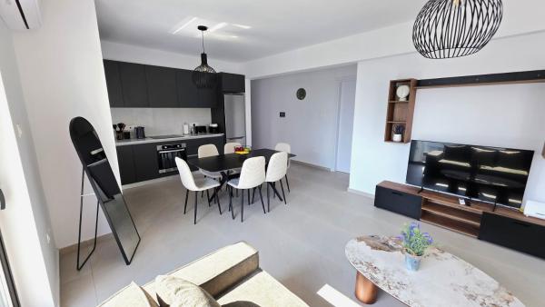 Spacious & Modern - Best Larnaca Location - Larnaca