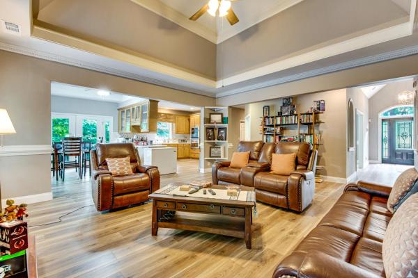 Harps Lake Family Retreat On 3 Private Acres - Lithonia, GA