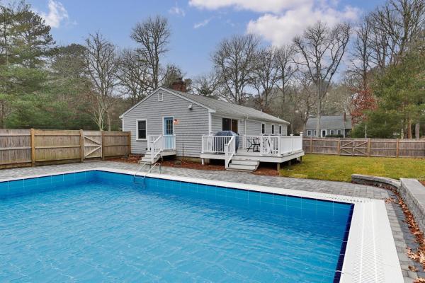 Centerville Oasis, Heated Saltwater Pool! - Capo Cod, MA