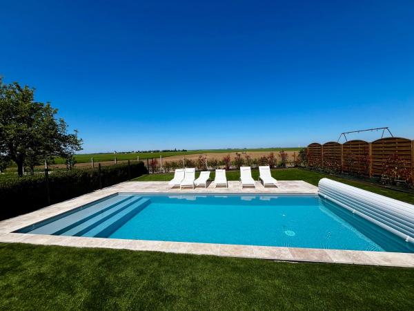 Grand Gîte Avec Piscine Chauffée & Sauna Proche Loire & Chambord - Loiret