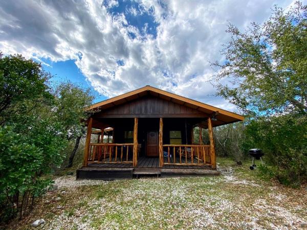 Side By Side Cabins On A Texas Ranch, Perfect For A Family Glamping Getaway From San Antonio - Medina Lake, TX