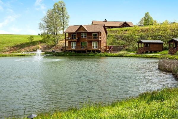 Incredible Waterfront Cabin For A Peaceful Family Getaway Near Purlear, North Carolina - West Jefferson, NC