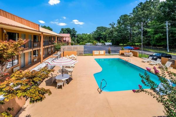 Quality Inn & Suites Corinth West - Corinth, MS
