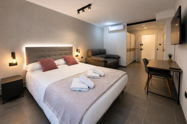 写真にはビナロス市にあるAH Rentals Suitesが写っています。